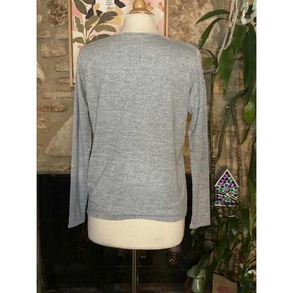 GAP Long Sleeved V-neck Shirt - Small - Picture 3 of 4